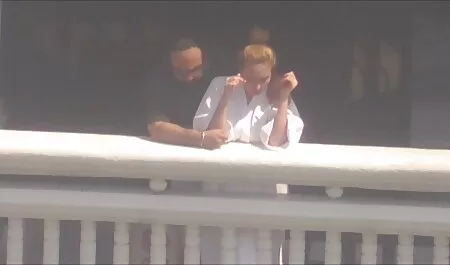 المرأة المتشددين مع الجيران. افلام سكس مترجم تبادل زوجات