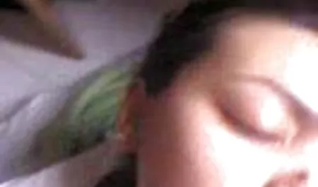 من الصعب الجنس مع فتاتين. موقع افلام سكس مترجم عربي