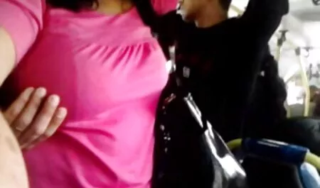 عضلة ، غجرية ذات قصص جنس مترجم بشرة داكنة.