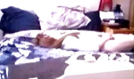 امرأة سوداء للانضمام مواقع افلام سكس مترجم إلى المجموعة التي يحميها رجل.