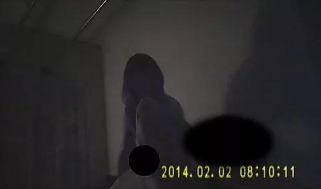 إنه ينظر إلى خط الرجل. افلام سكس مترجم جديد