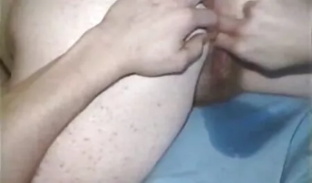 مقاضاة أعضاء امرأة شابة. جنس احترافي مترجم