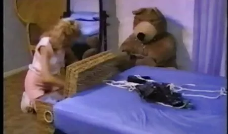 اثنين من افلام جنس طويله مترجمه عروسين في الصب.