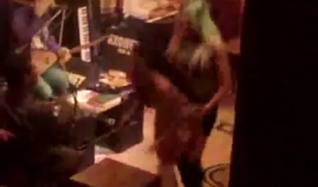جميلة فتاة موقع افلام سكس مترجم عربي براقة الرقص التعري.