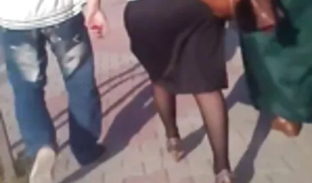 فتاة بولندية لديها علاقة مع الزوج مواقع افلام سكس مترجم مع الابن.