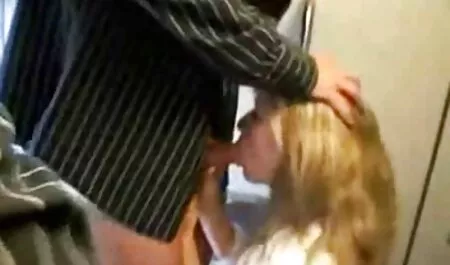 مجعد اللسان افلام جنس مترجم من أجل المال.