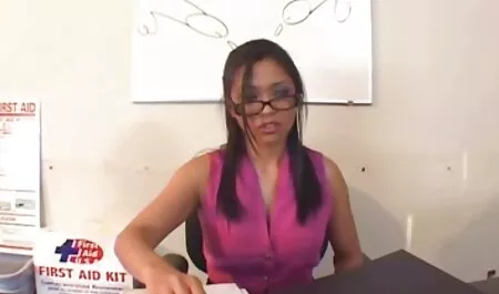 المرأة الآسيوية مع الأسلاك. افلام سكس عنيف مترجم