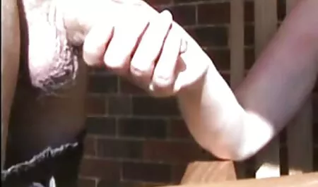يضع افلام سكس عنيف مترجم رجال الأعمال الجميلون صديقتهم في ثقوب رطبة بسهولة.