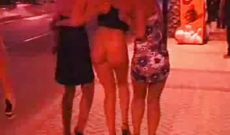 فتاة تمارس الجنس افلام سكس فرنسيه مترجمه عربي مع مدير في الجزء العلوي من الجدول.