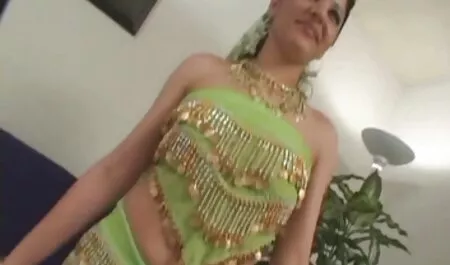 فتاة شقراء من روسيا افلام سكس مترجم امهات لنفسها في الشرج.