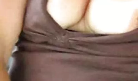 دجاج في Golem افلام سكس اجنبى مترجم بأصابع بنية.