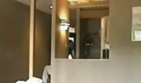 فتاة جميلة خلع ملابسه افلام جنس مترجمة للعربية (فيديو 18 عاما).