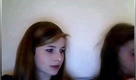 اللعين افلام سكس مترجم بل عربي امرأتين.