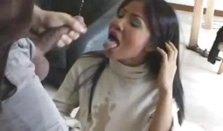 أقنع أحدث افلام سكس مترجم المعلم طالب شاب لممارسة الجنس.
