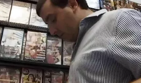 الحلق من افلام سكس كلاسيكيه مترجمه الحفرة.